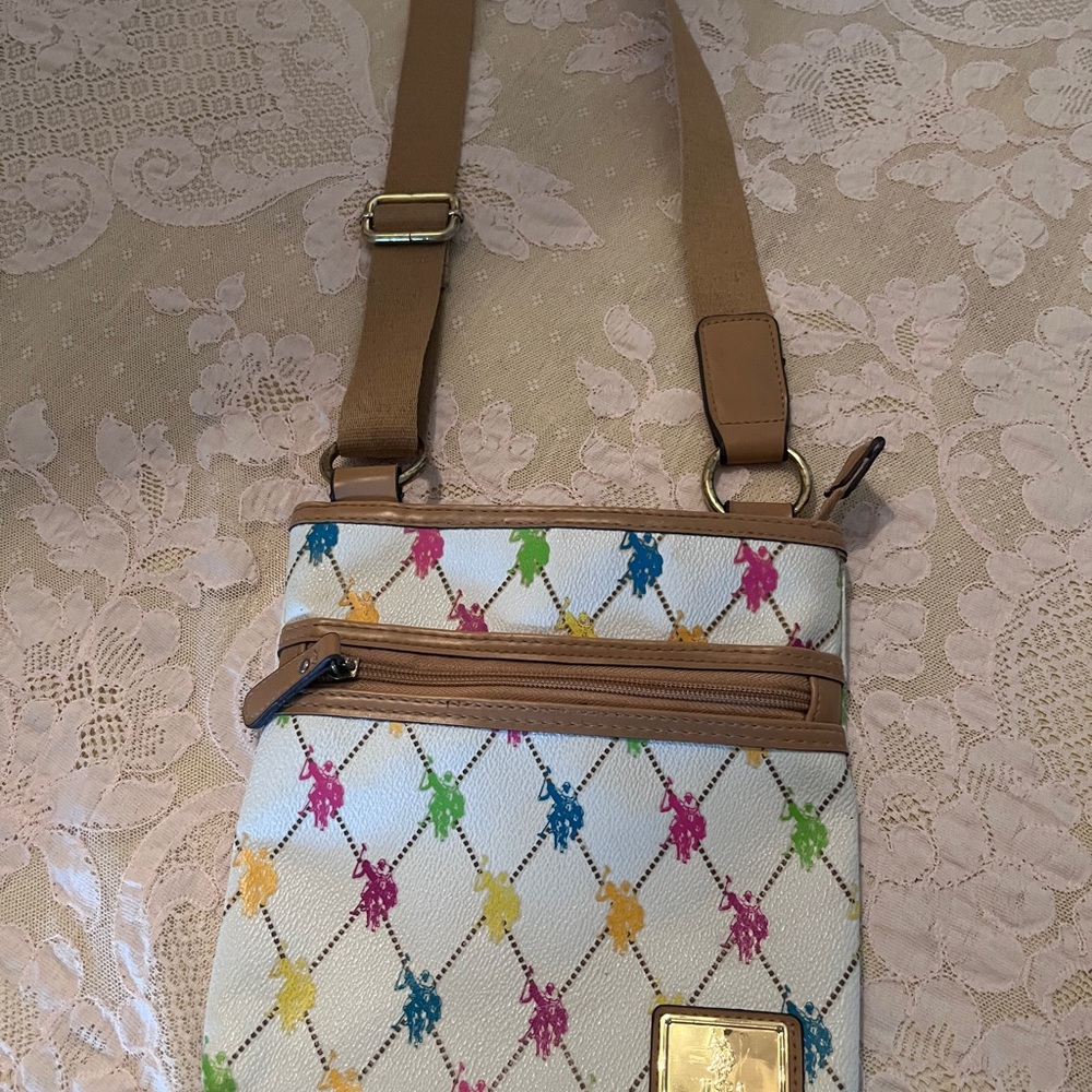 Stylish White and Tan Crossbody Bag with Geometric Design USPA